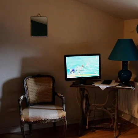 La Maison Des Chazes Apartment *